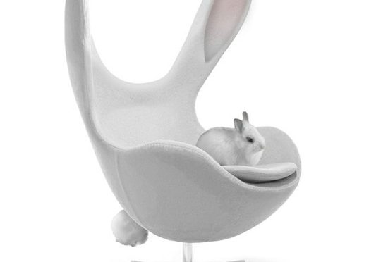 Easter Furniture: Easter Egg Chair by Arne Jacobsen