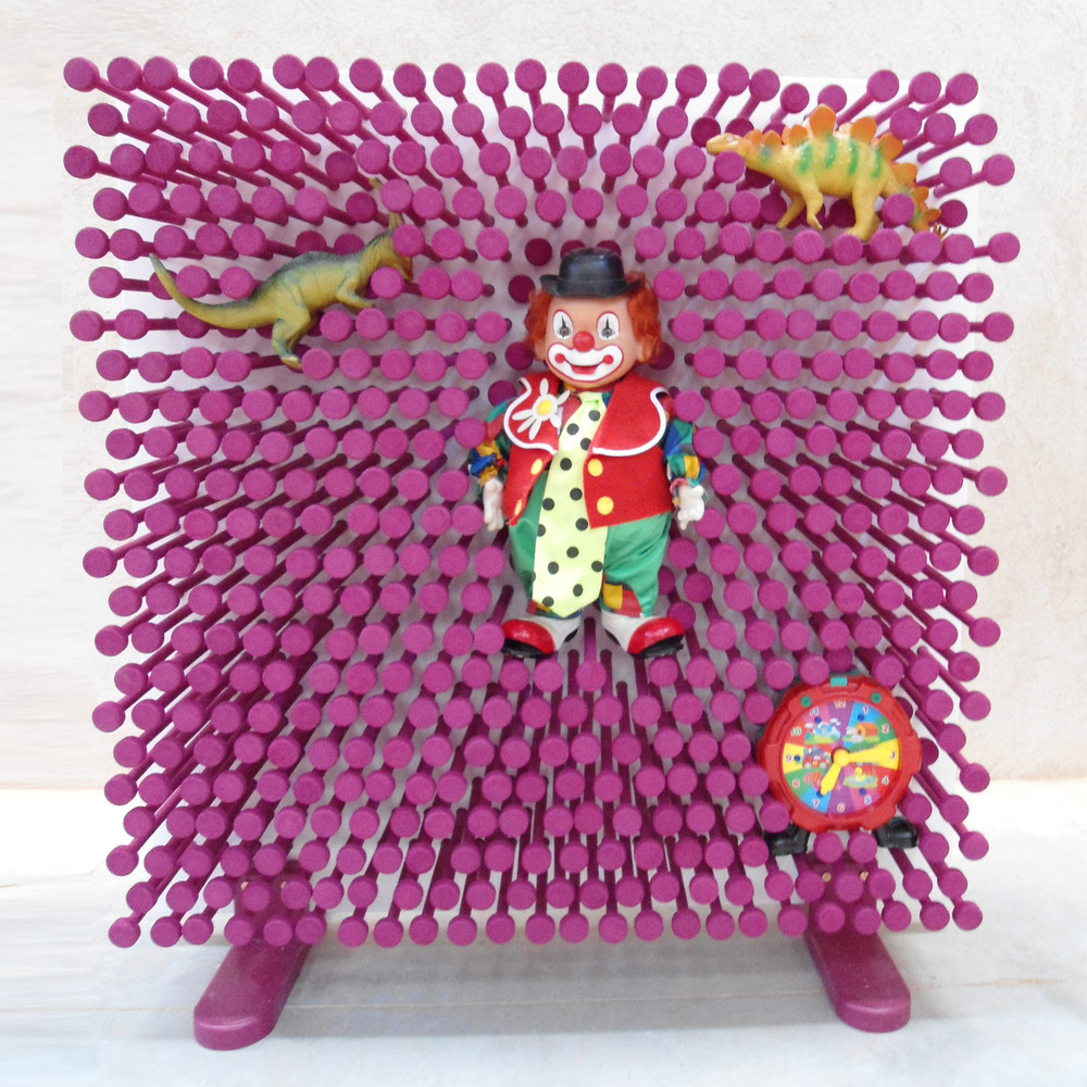 Pin Pres Kids Shelf by OOO My Design