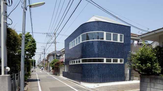 Half & Half House in Tokyo by naf architect & design