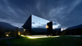 Mirror Houses in Bolzano by Peter Pichler