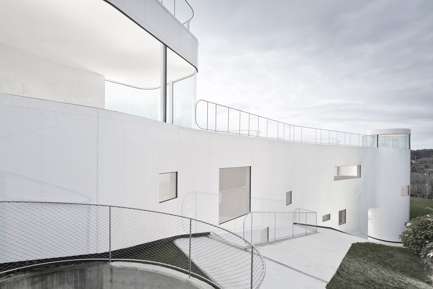 Casa V in Oleiros, La Coruña by DOSIS