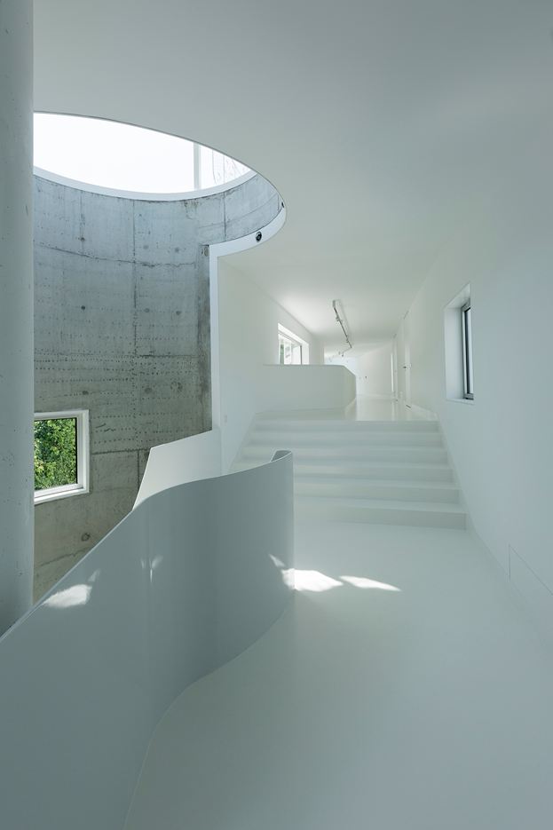 Casa V in Oleiros, La Coruña by DOSIS