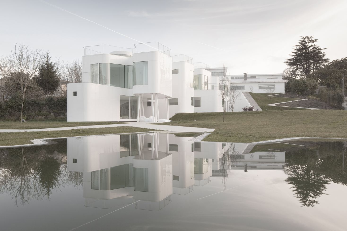 Casa V in Oleiros, La Coruña by DOSIS
