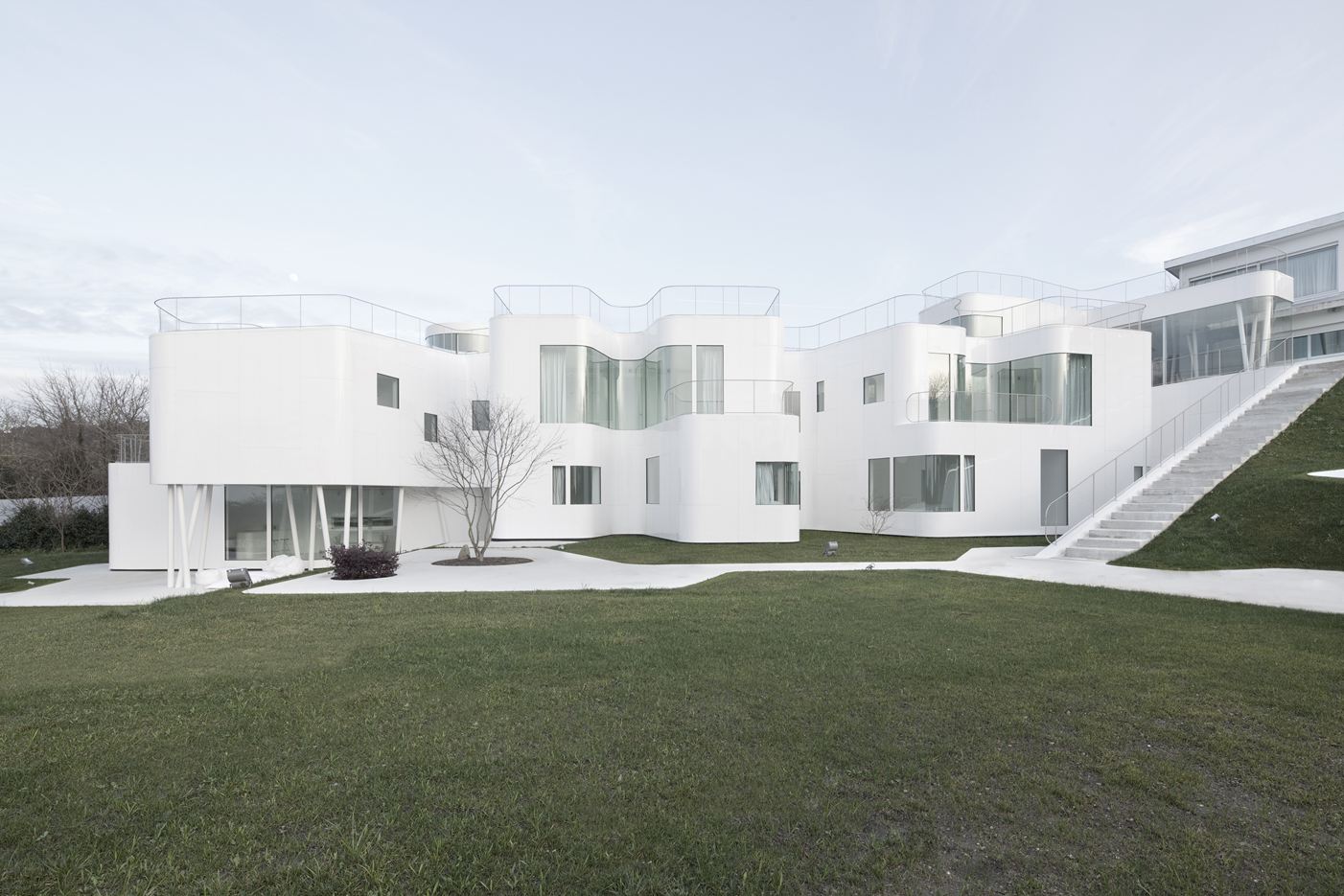 Casa V in Oleiros, La Coruña by DOSIS