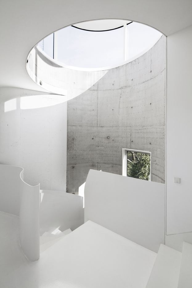 Casa V in Oleiros, La Coruña by DOSIS