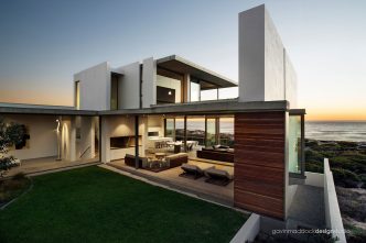 Pearl Bay Residence in Yzerfontein, South Africa by Gavin Maddock Design Studio