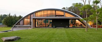 Arc House in East Hampton, New York by Maziar Behrooz Architecture