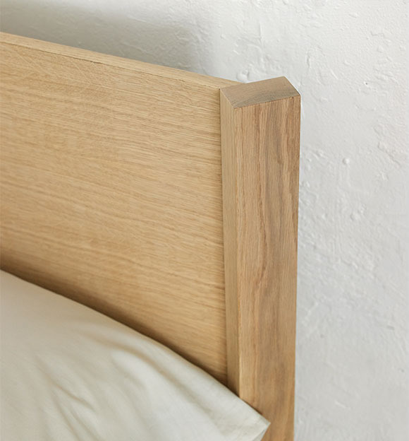 Breda Bed by Punt Mobles