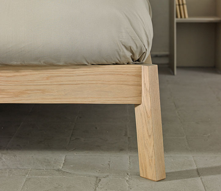 Breda Bed by Punt Mobles