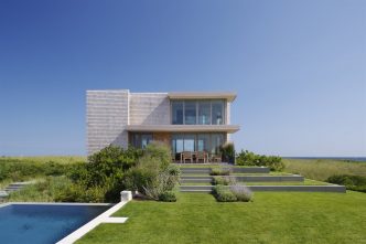The Dune Road Residence in Bridgehampton, New York by Stelle Architects