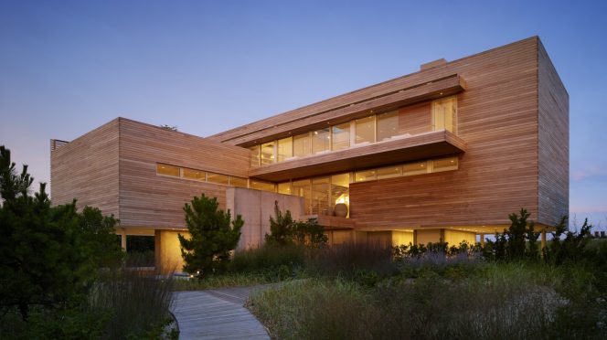 Ocean Deck House in Bridgehampton, New York by Stelle Lomont Rouhani Architects