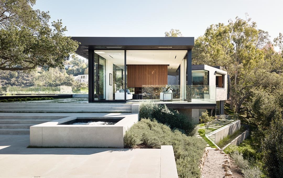 Oak Pass House in Los Angeles, California by Walker Workshop