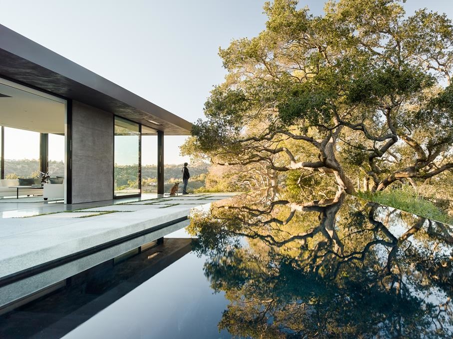 Oak Pass House in Los Angeles, California by Walker Workshop