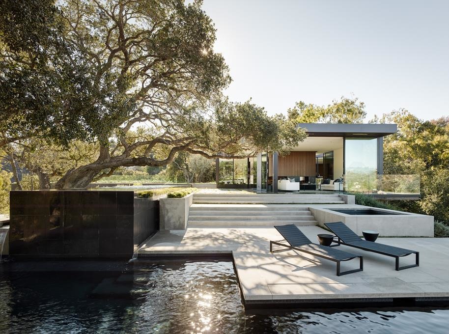 Oak Pass House in Los Angeles, California by Walker Workshop