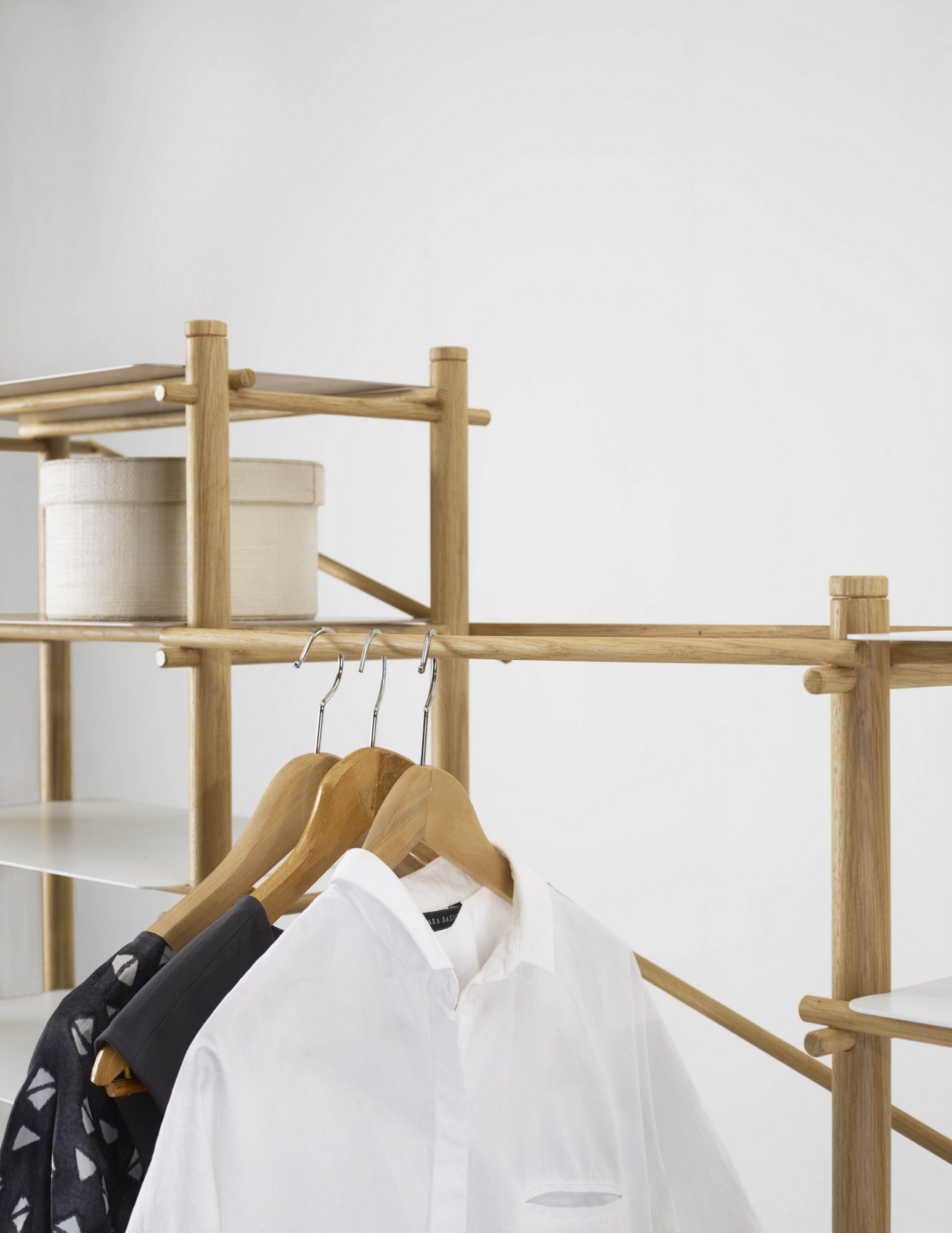 Andamio Shelf by Florian Gross & Kike Macías for EX.T