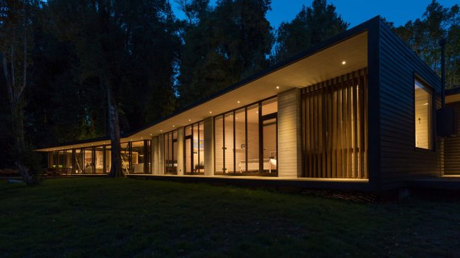 House in Lake Villarrica, Chile by Plan Maestro