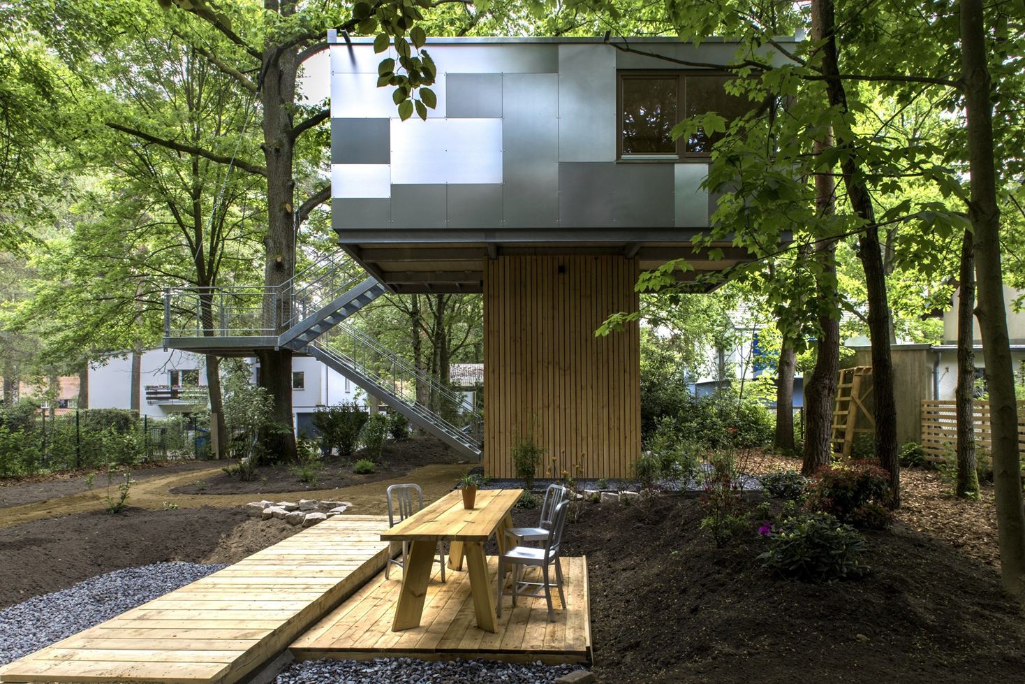 Urban Treehouse in Berlin, Germany by baumraum