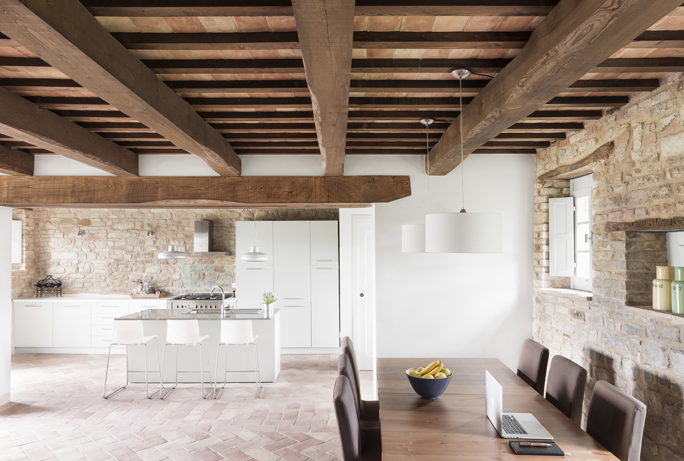Motelparo Villa in Italy by ROY DAVID STUDIO
