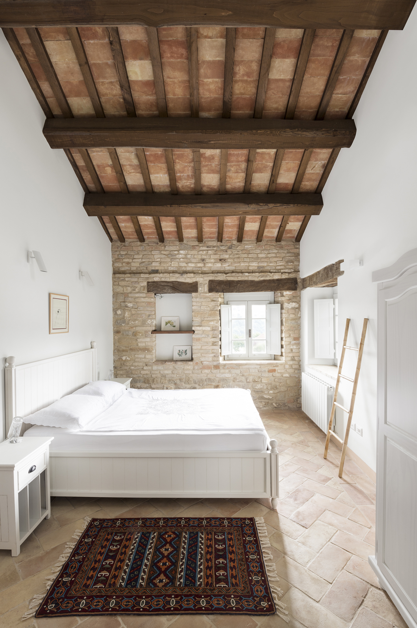 Motelparo Villa in Italy by ROY DAVID STUDIO
