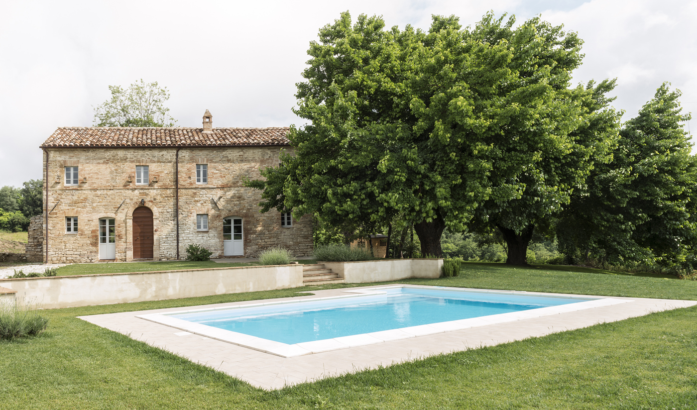 Motelparo Villa in Italy by ROY DAVID STUDIO