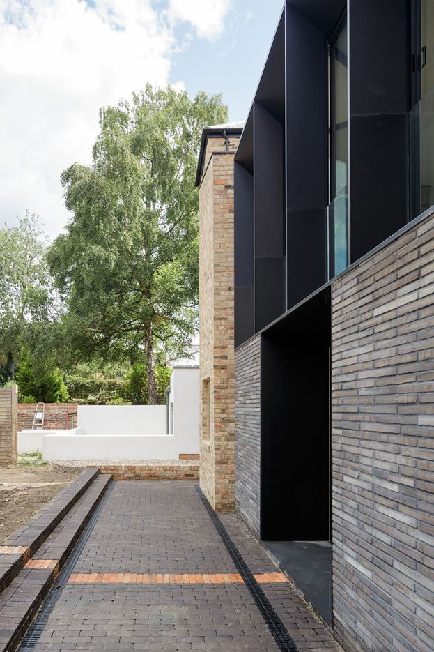 Semi Detached Residence in Oxford, UK by Delvendahl Martin Architects