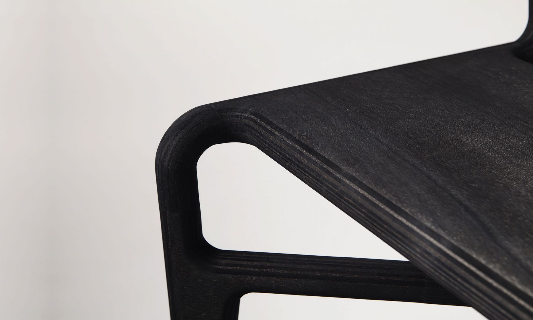 Streamlined Chair by Studio Roex