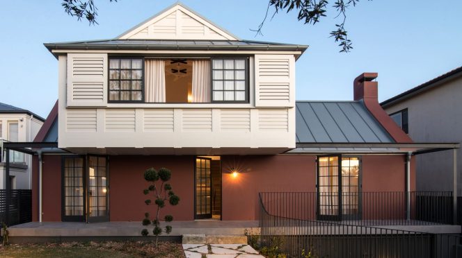 Balancing Home in Sydney, Australia by Luigi Rosselli Architects