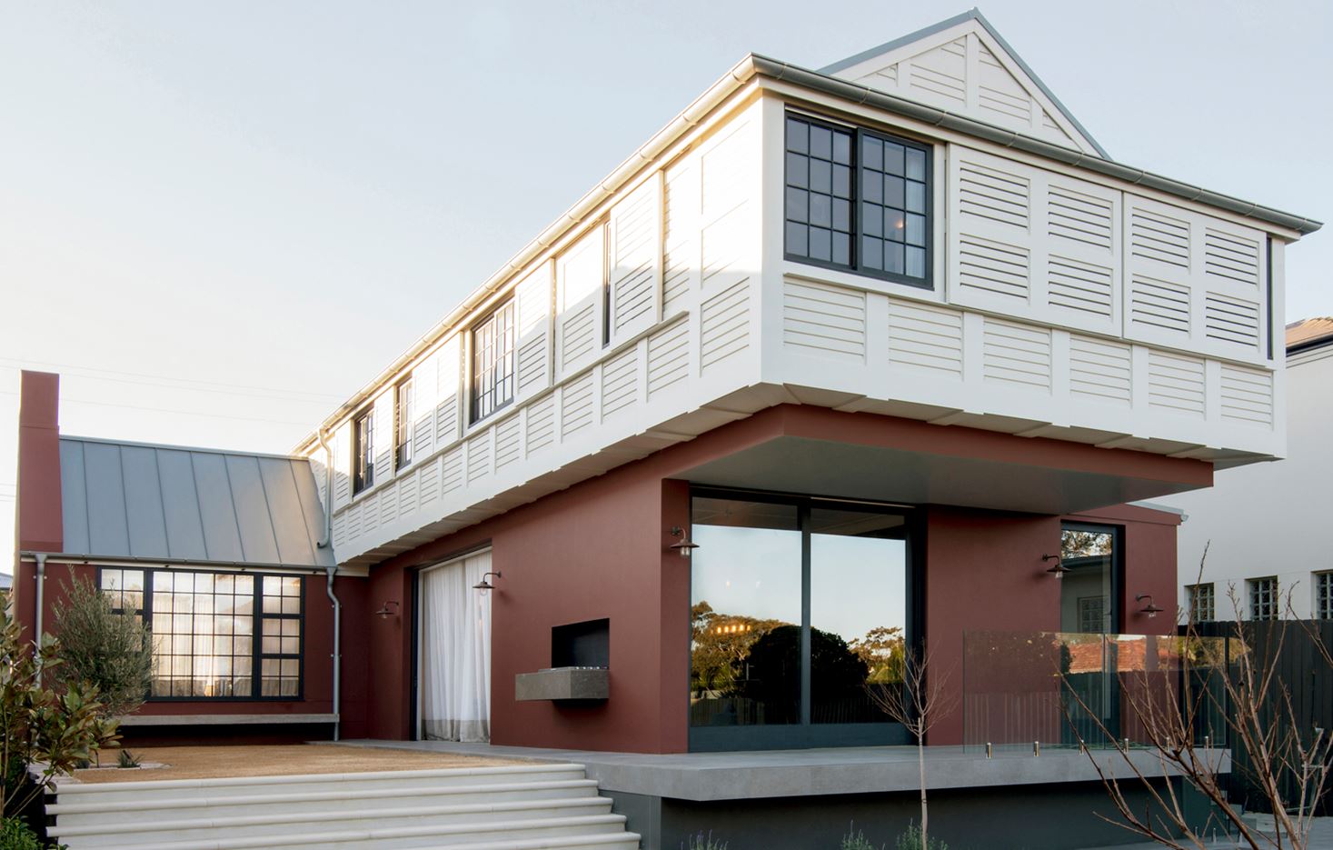 Balancing Home in Sydney, Australia by Luigi Rosselli Architects
