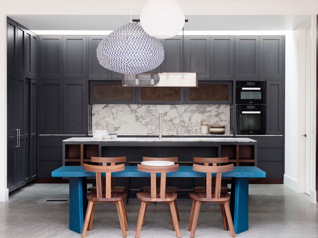 Balancing Home in Sydney, Australia by Luigi Rosselli Architects