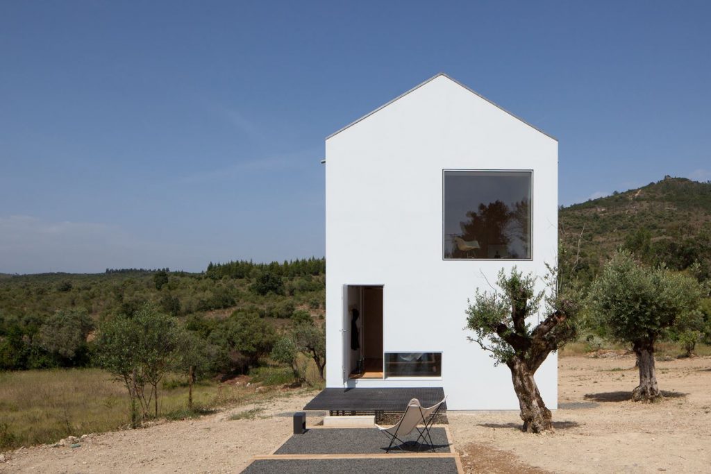 Fonte Boa House in Portugal by João Mendes Ribeiro