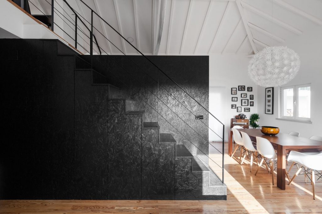 Barn House in Monte Real, Portugal by Inês Brandão
