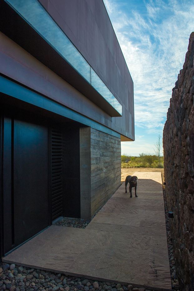 Evans House in Tunuyán, Argentine by A4estudio