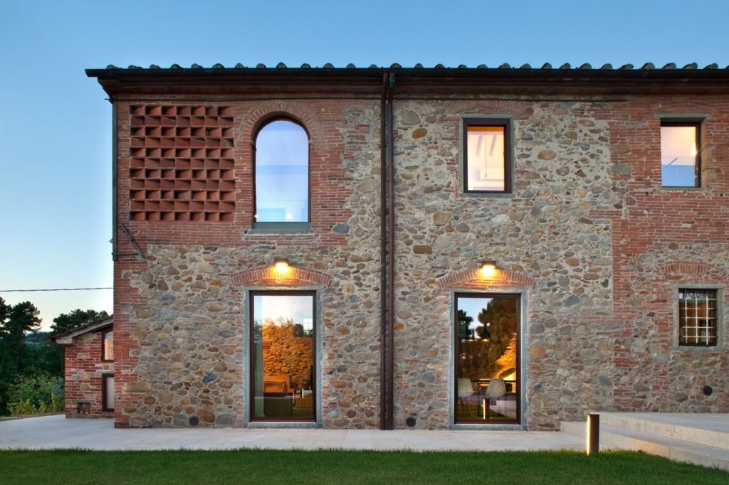Country House in Lucca, Italy by MIDE architetti