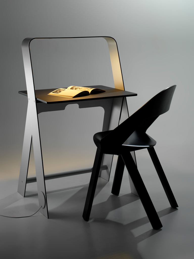 Light Desk by Torafu Architects