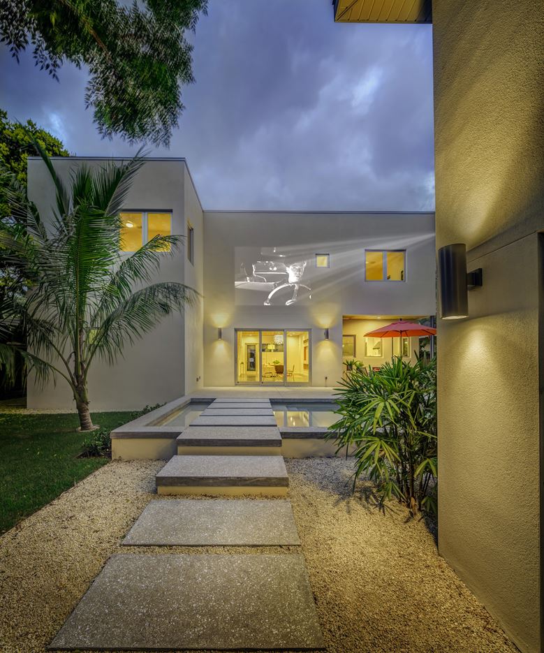 Bougainvillea House in Sarasota, Florida by TRACTION ARCHITECTURE