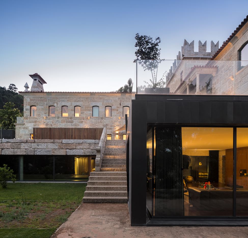 Guimarães House in Portugal by es1arq