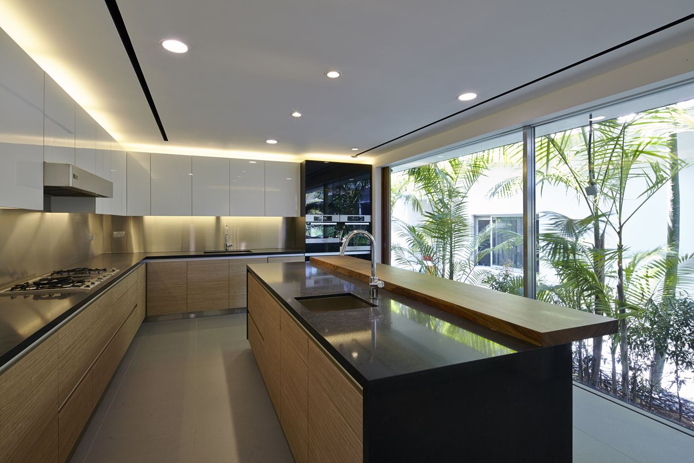 No.2 Residence in Singapore by Robert Greg Shand Architects