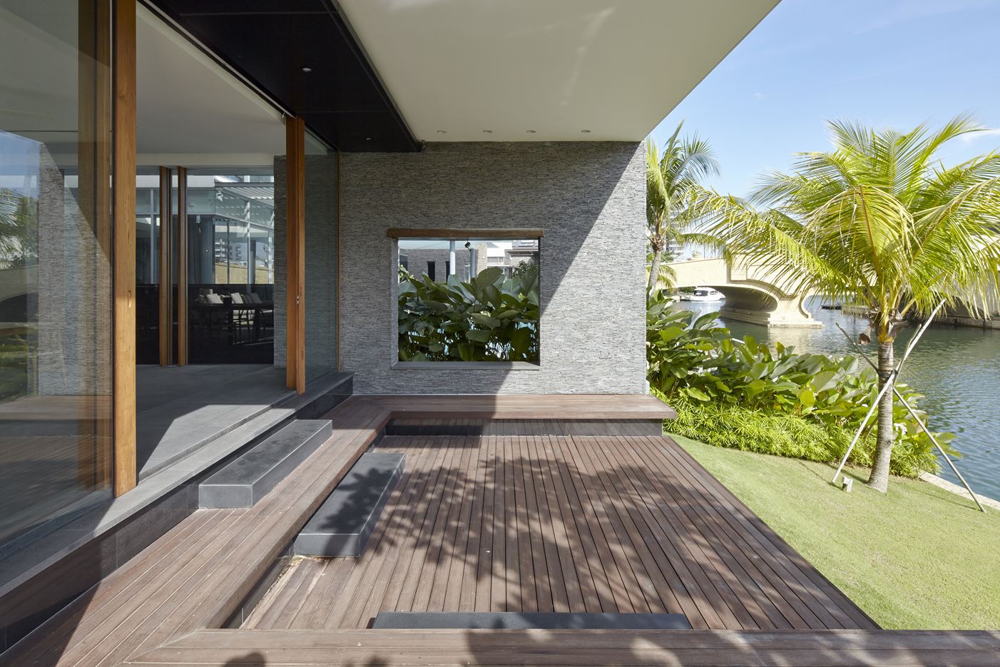 No.2 Residence in Singapore by Robert Greg Shand Architects