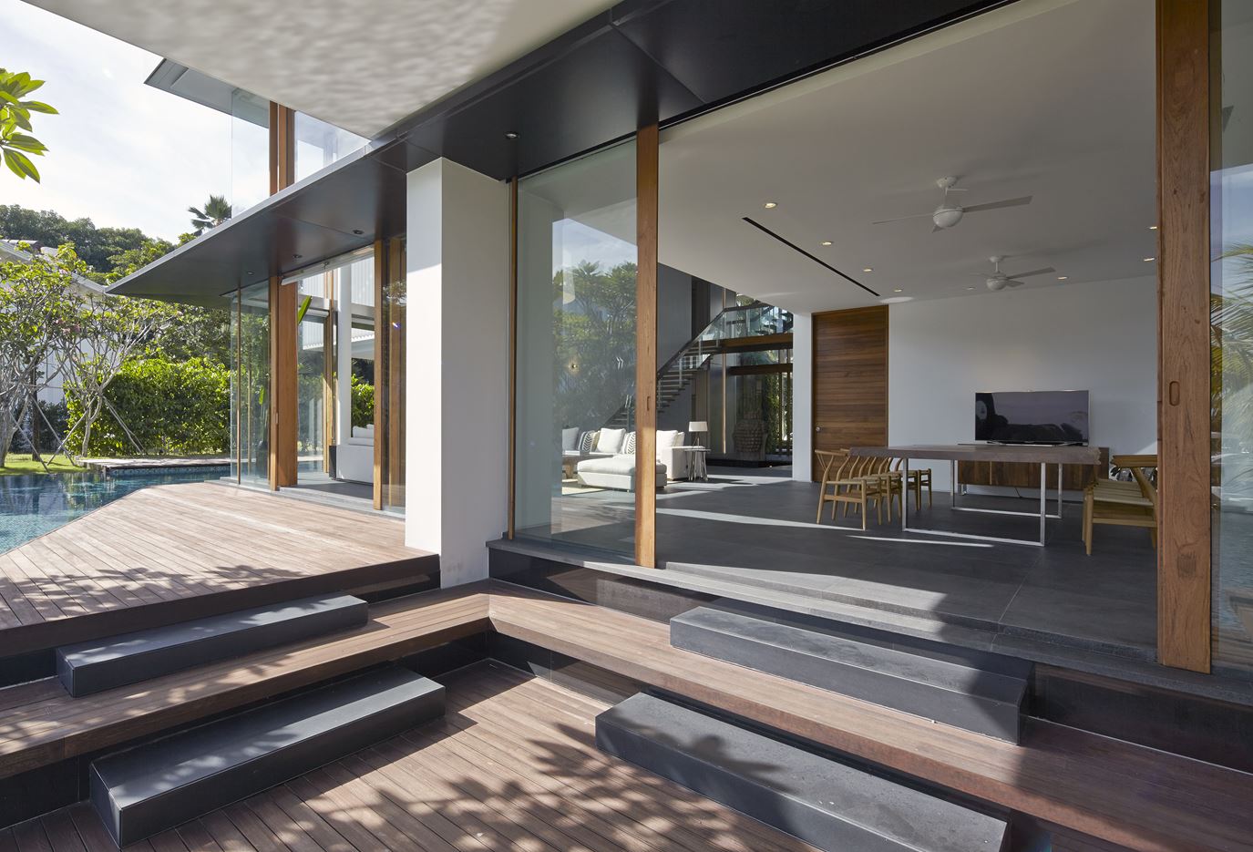 No.2 Residence in Singapore by Robert Greg Shand Architects