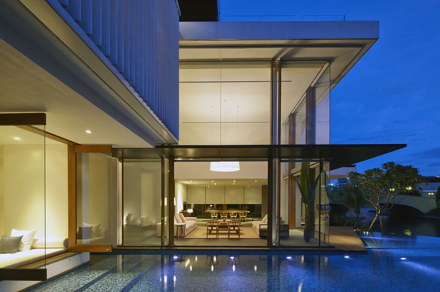 No.2 Residence in Singapore by Robert Greg Shand Architects