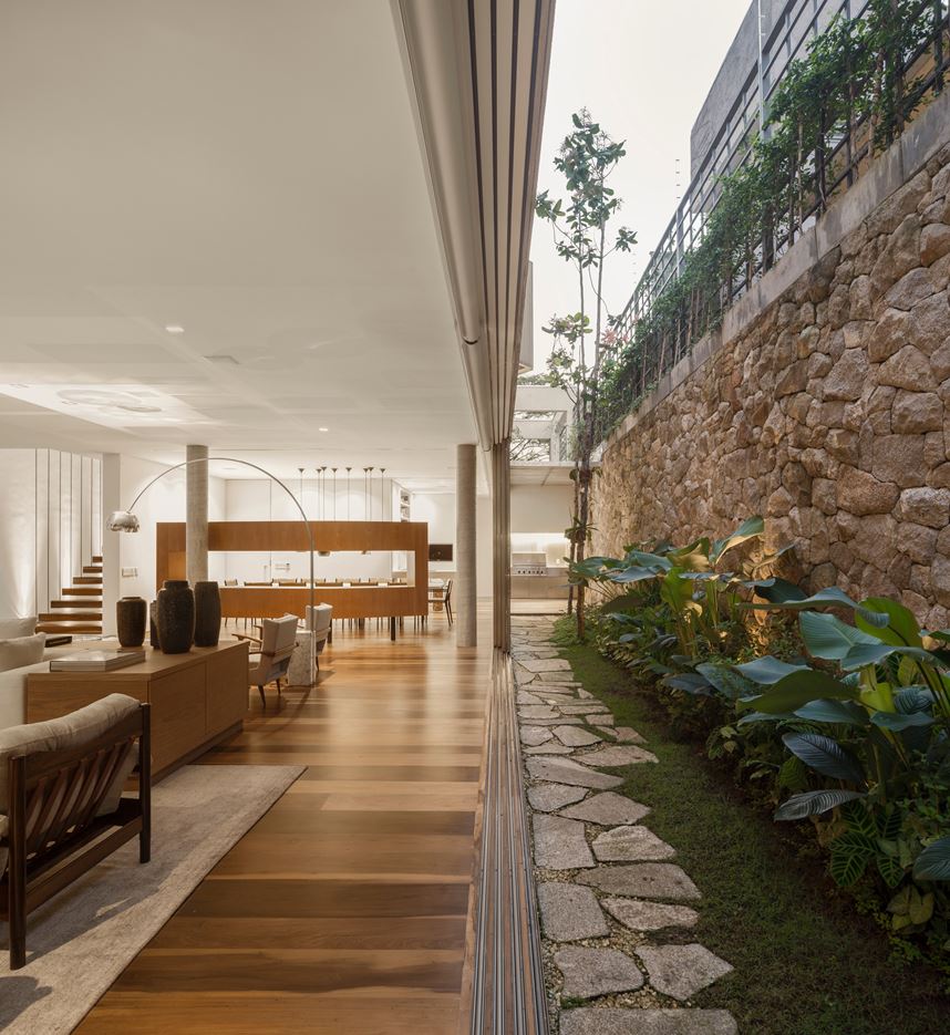 C House in São Paulo, Brazil by Studio Arthur Casas