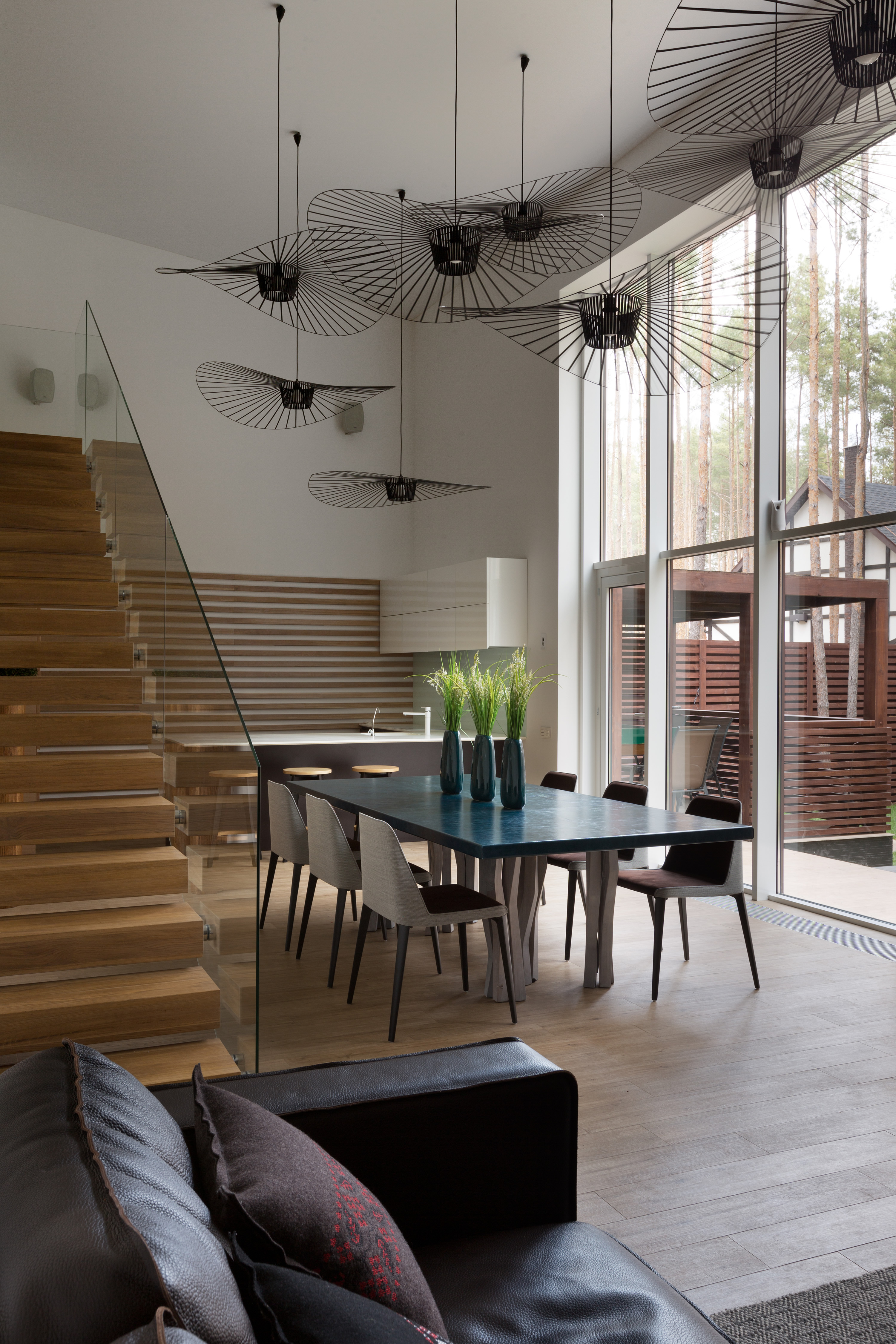 Contemporary Family House CUBE by Yakusha Design Studio