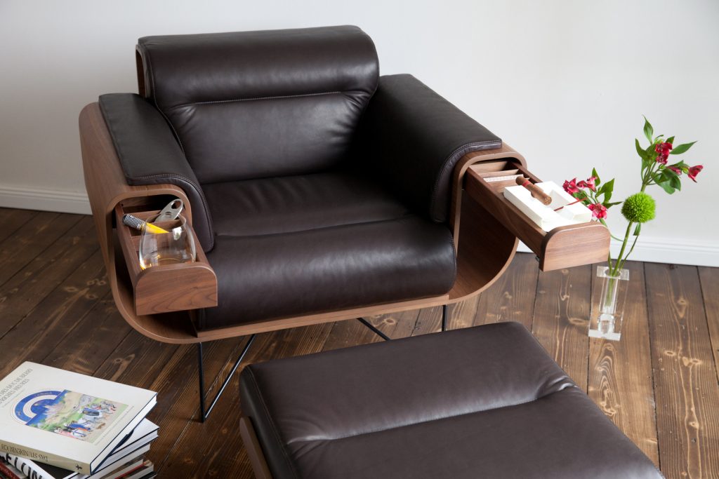 RA 1.15 Smokers Armchair by Rodrigo Gonzalez for El Purista