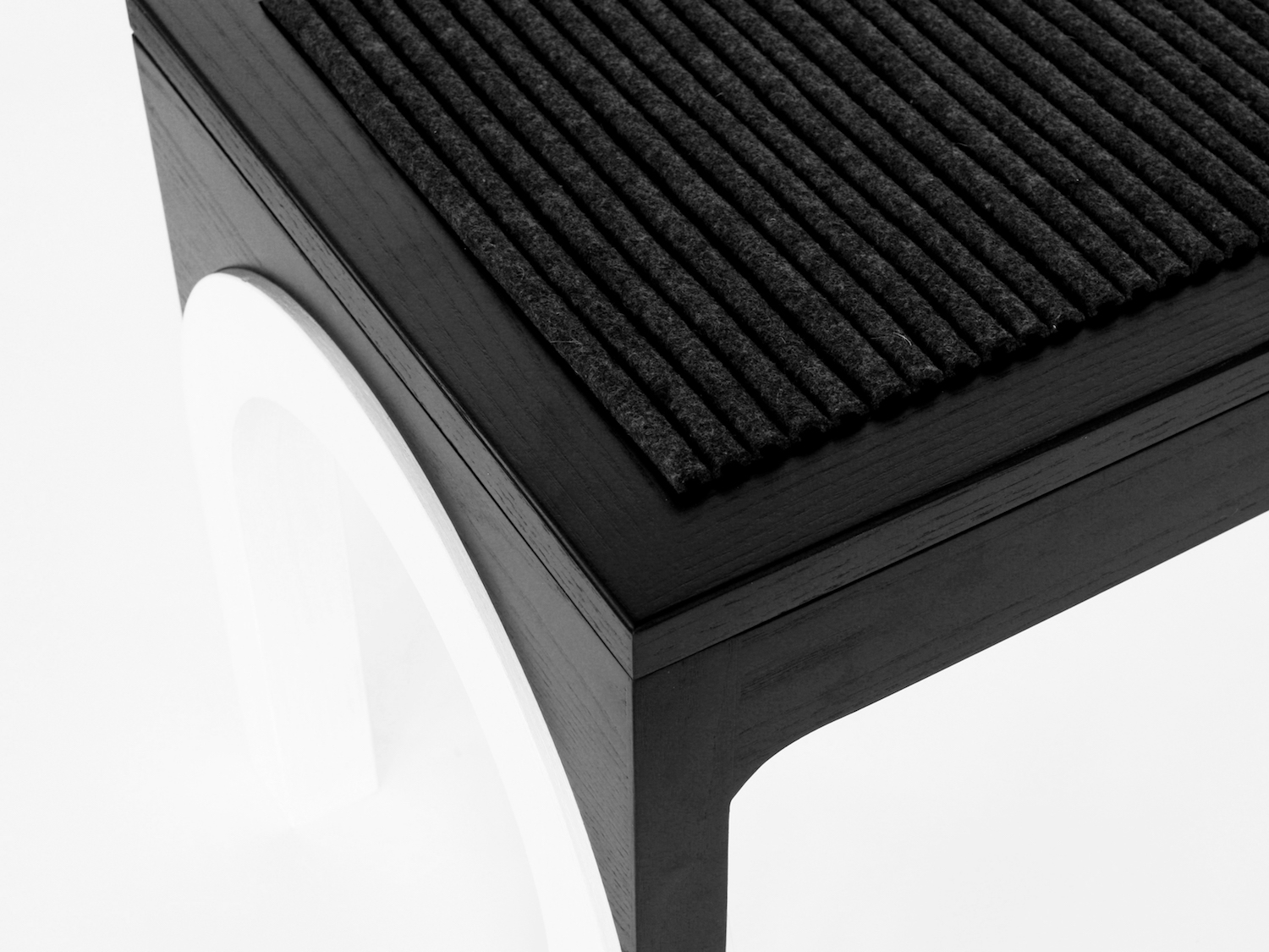 Arch Bench by Bower