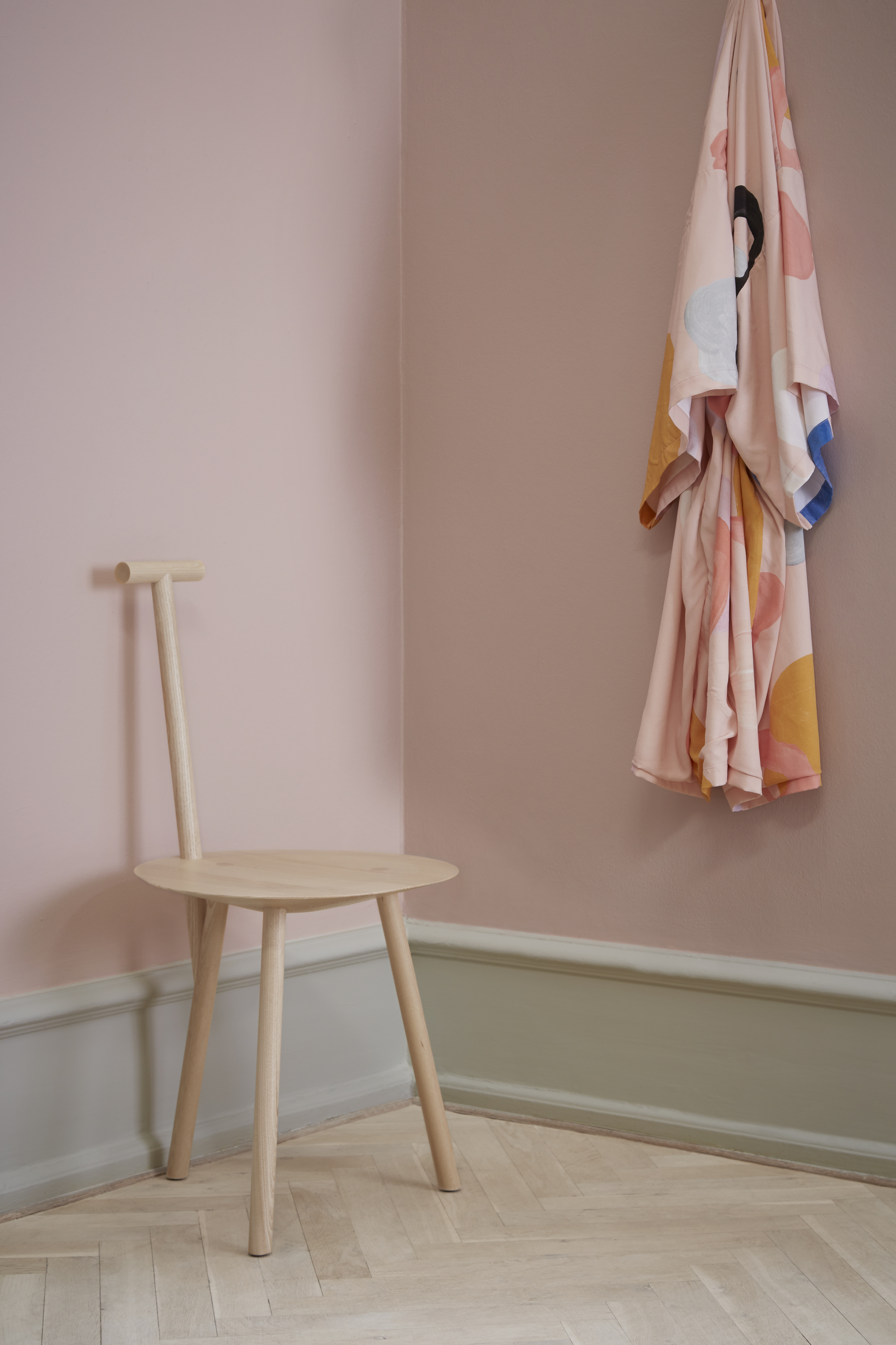 Spade Chair by Faye Toogood for Please Wait to be Seated