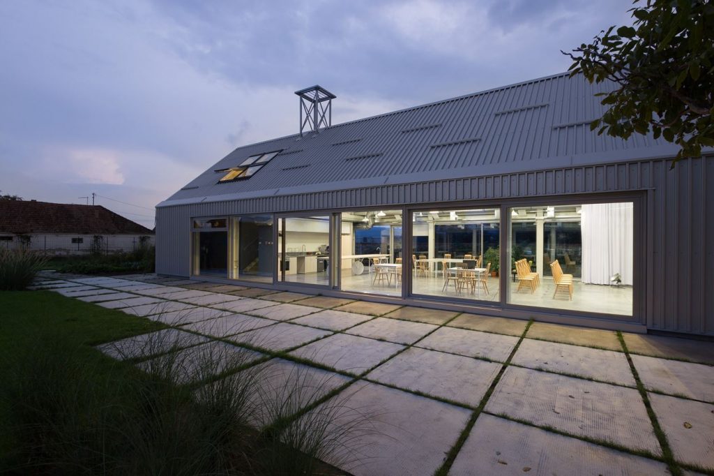 House C in Mokrin, Serbia by AUTORI