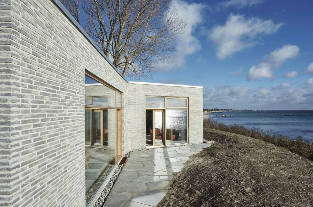 Villa Platan in Aarhus, Denmark by ADEPT