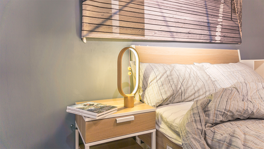 Heng Balance Lamp by Li Zanwen