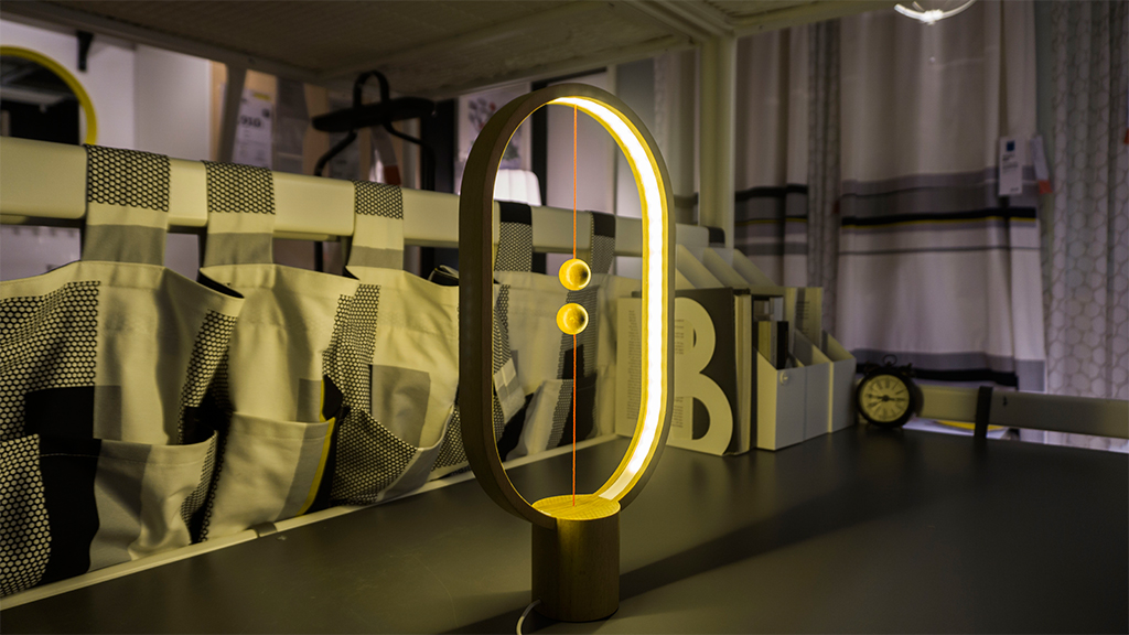 Heng Balance Lamp by Li Zanwen