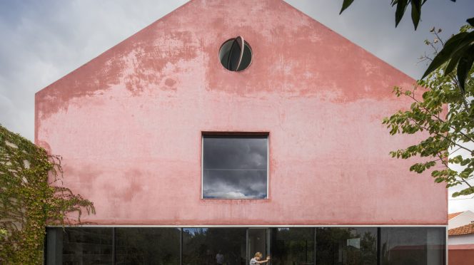 Red House in Lisbon, Portugal by extrastudio